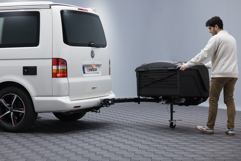 Towbox Camper Alpha zwart LED (kort) - bagagebox voor montage op de trekhaak