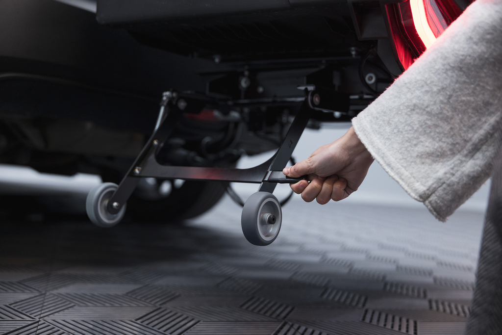 Towbox Alpha urban zwart - bagagebox voor montage op de trekhaak