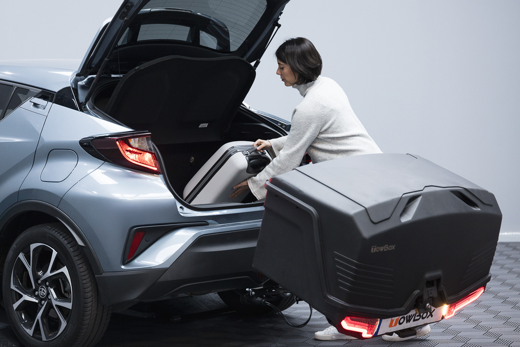 Towbox Alpha urban zwart - bagagebox voor montage op de trekhaak