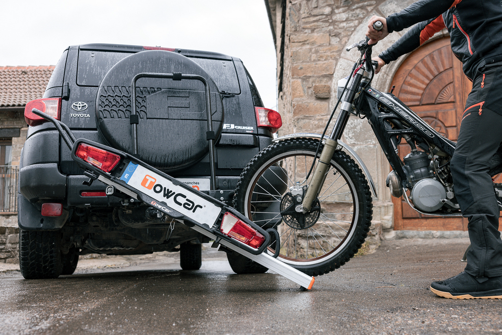 Towcar Balance - bagażnik na motocykl montowany na hak