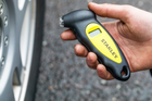 STANLEY digitale bandenspanningsmeter voor auto's, meetbereik 0-6,2 bar.