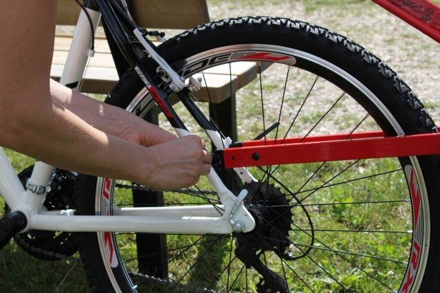 Trail Angel - trekstang voor een kinderfiets (rood)