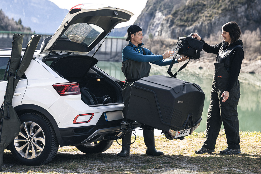 Towbox Alpha urban zwart - bagagebox voor montage op de trekhaak