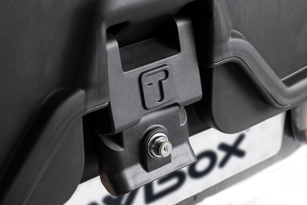 Towbox Alpha urban zwart - bagagebox voor montage op de trekhaak